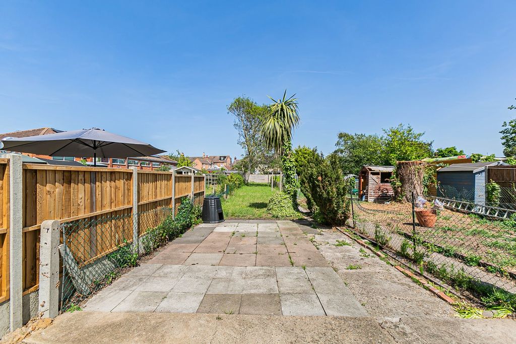 Property photo 2 of 32