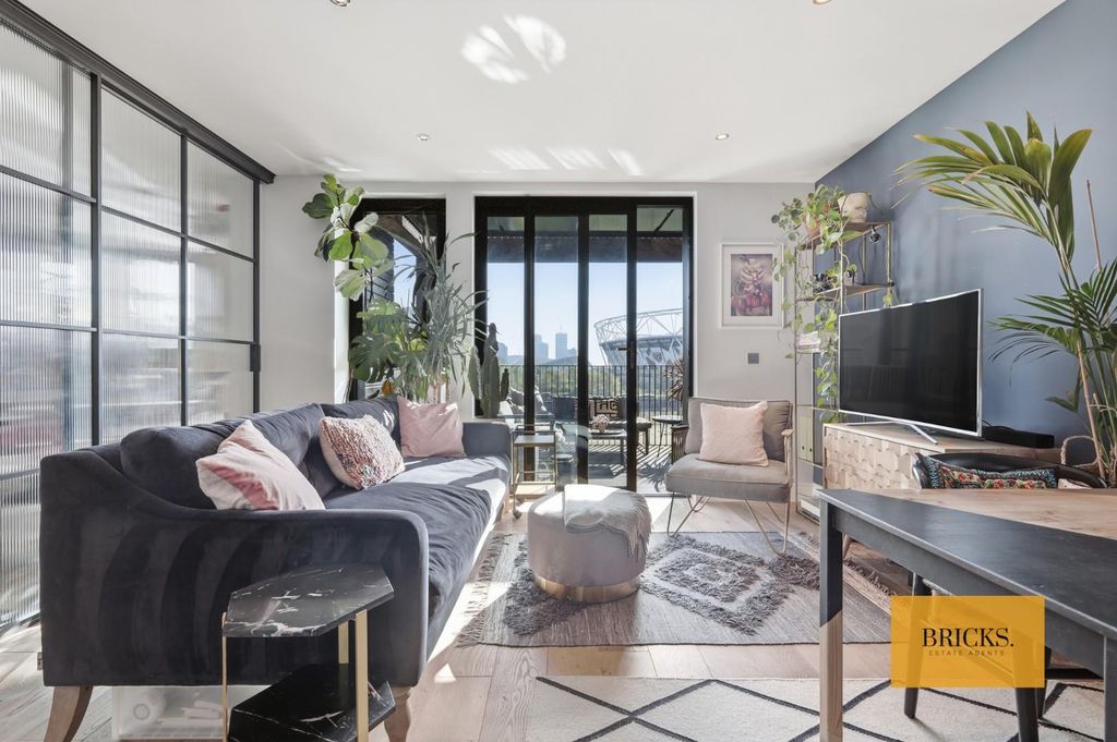 Property photo 3 of 47