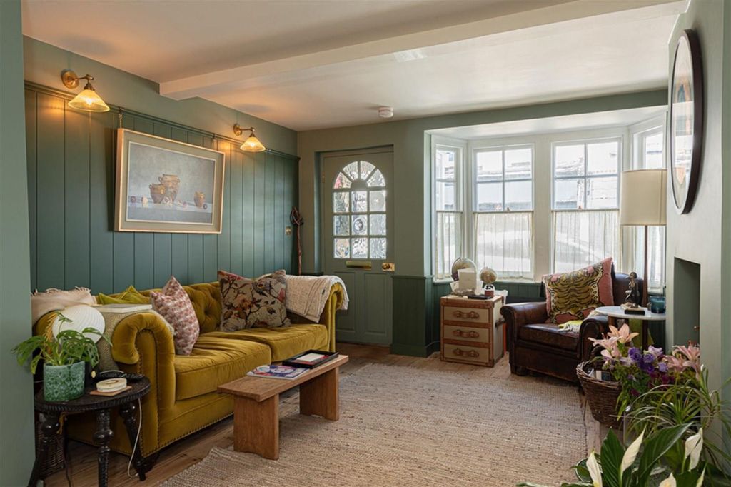 Property photo 2 of 8