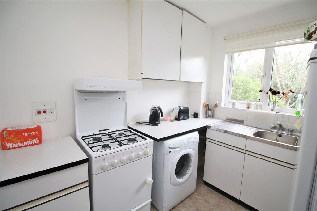 Property photo 2 of 12 Kitchen