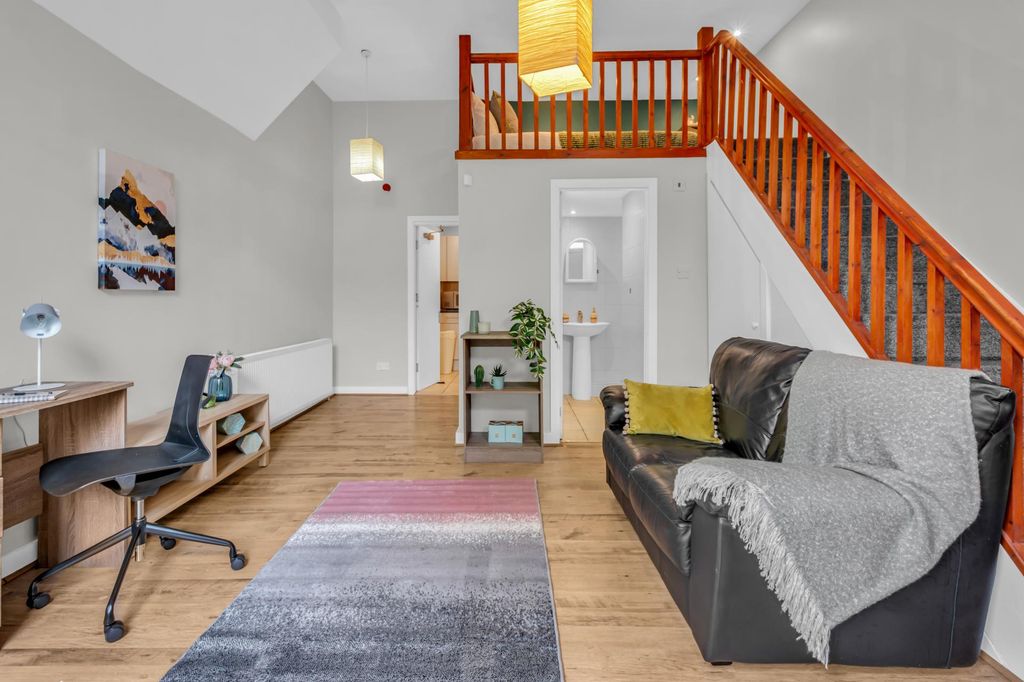 Property photo 2 of 8 Property Photo