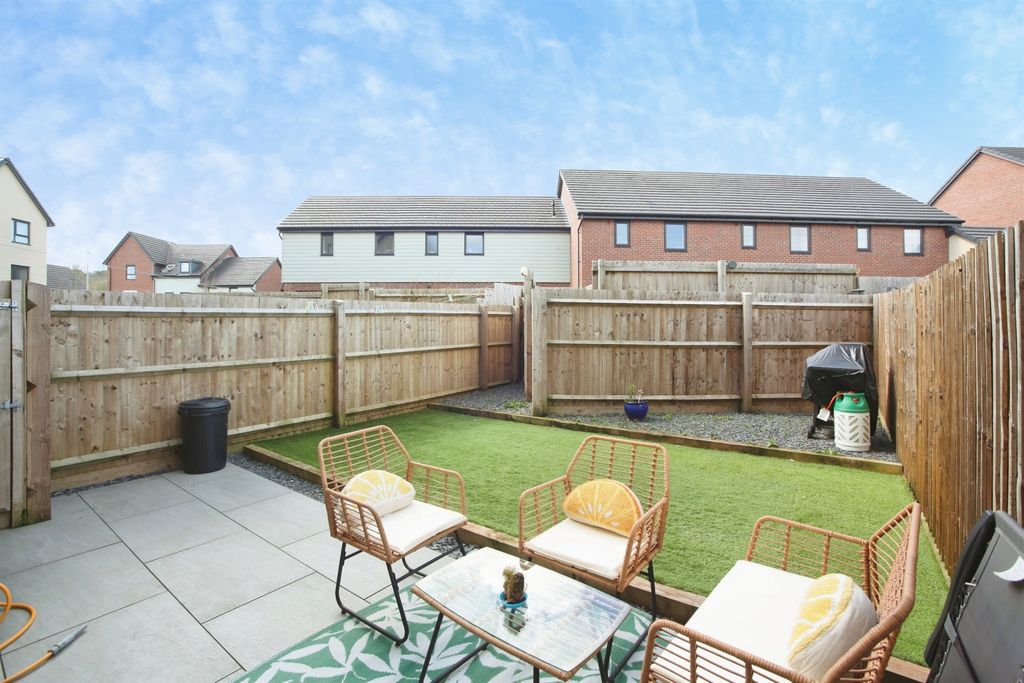 Property photo 2 of 24