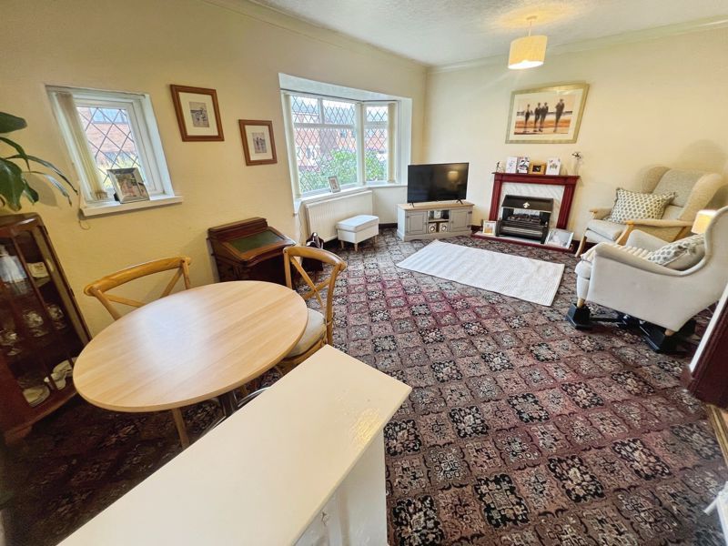 Property photo 2 of 9 Lounge