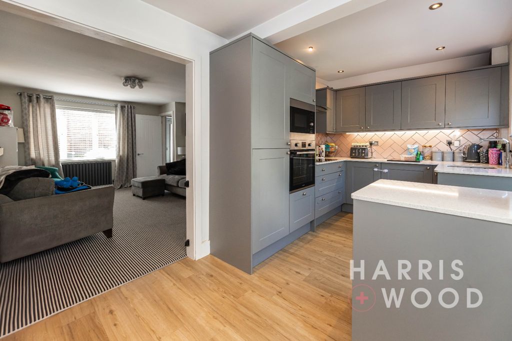 Property photo 2 of 24 4385694