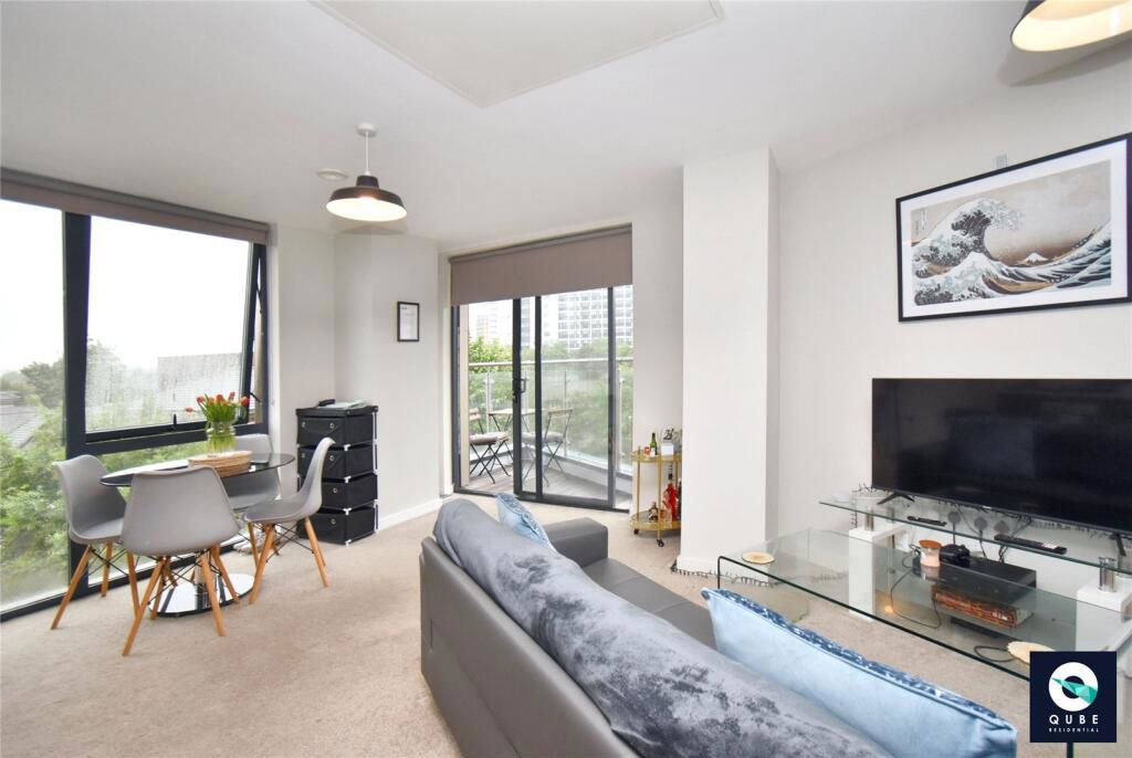 Property photo 2 of 12