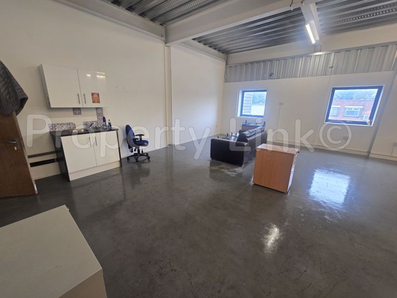 Property photo 1 of 18 Photo 16
