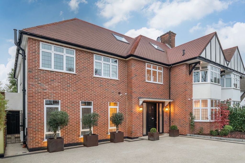 Property photo 1 of 22 Picture No. 11