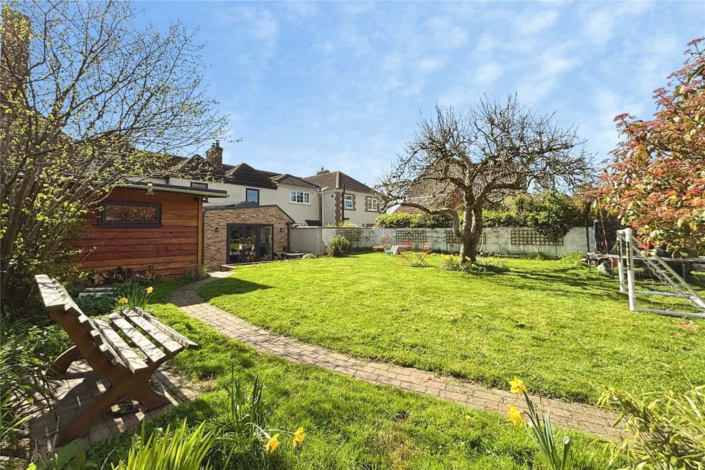 Property photo 2 of 29 Garden