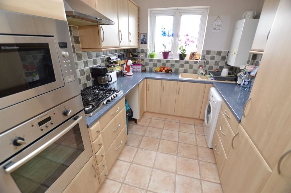 Property photo 2 of 5 Kitchen