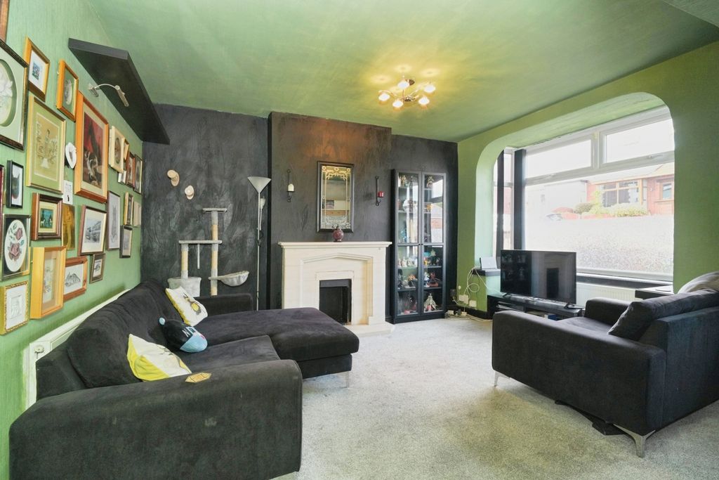 Property photo 2 of 16 Photo