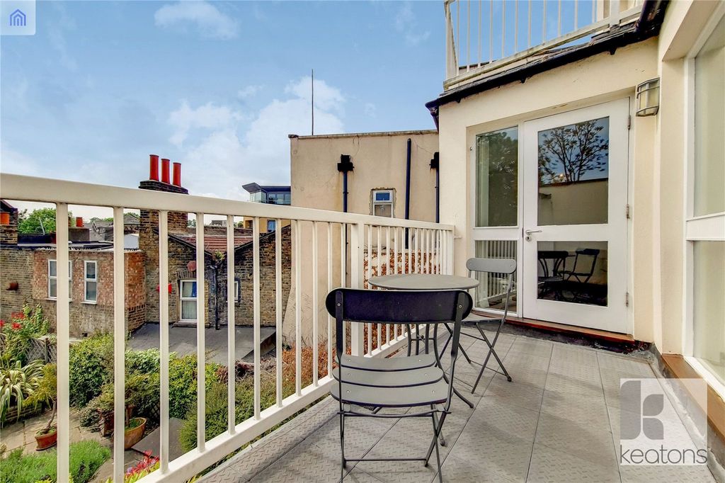 Property photo 1 of 6 Balcony