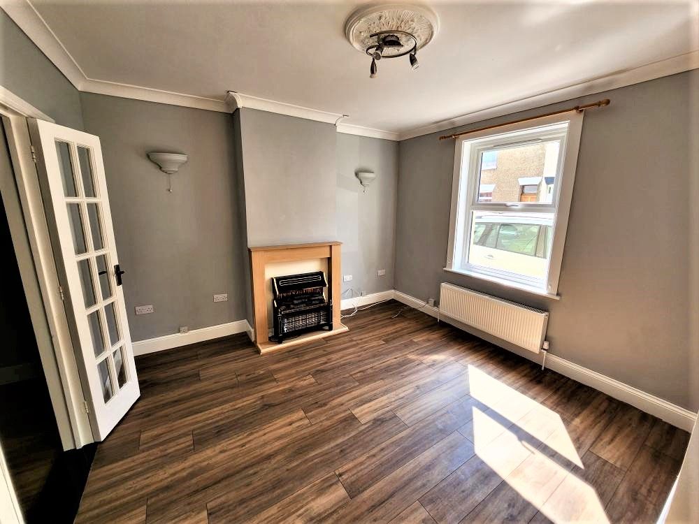 Property photo 2 of 10 Living Room