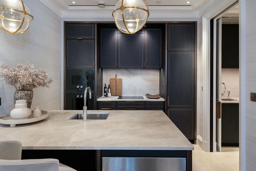 Property photo 2 of 11 Image