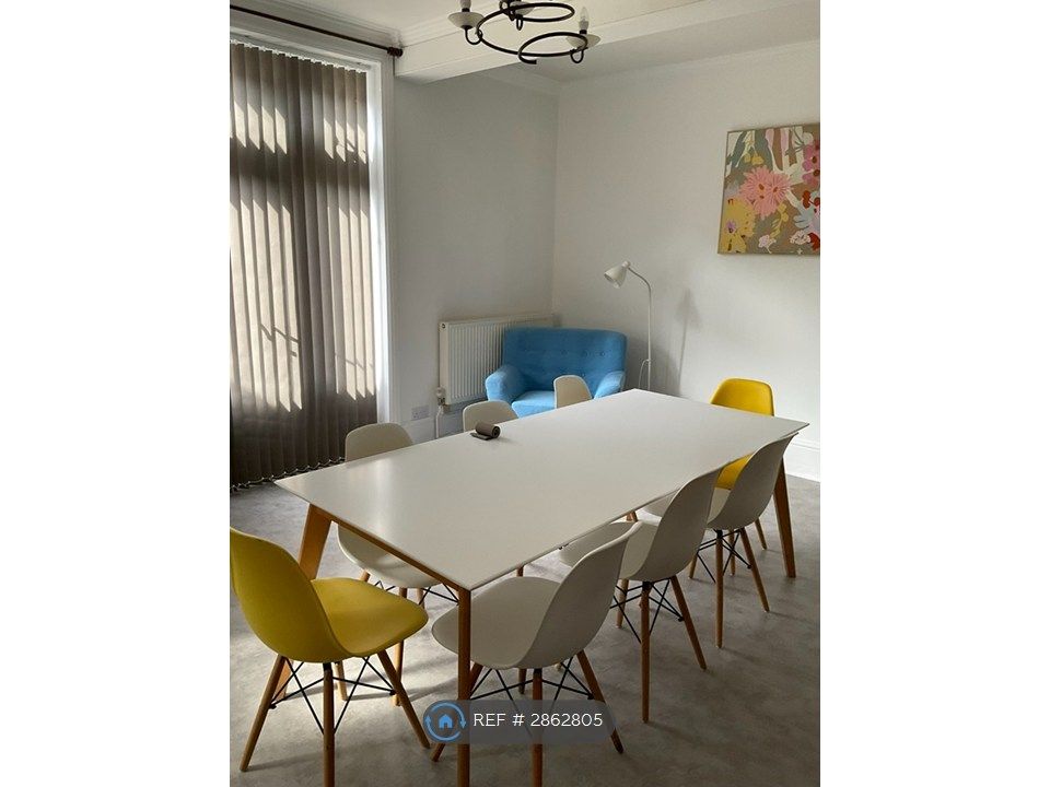 Property photo 3 of 17 Dining Room