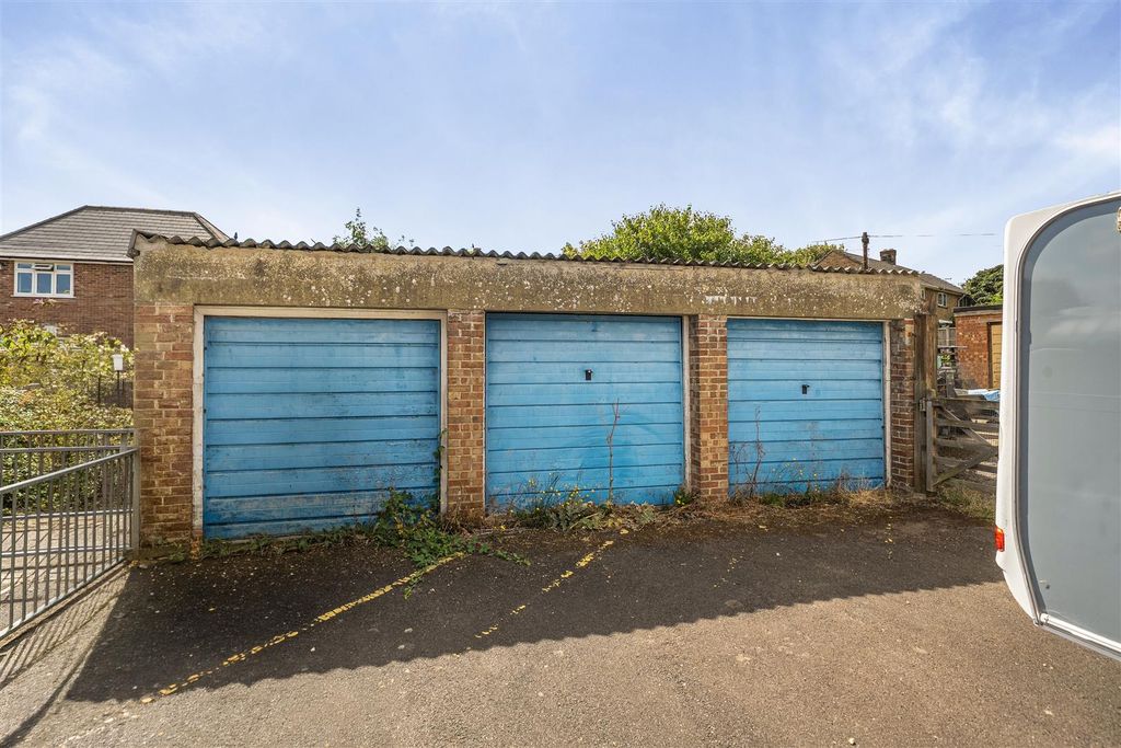 Property photo 1 of 9 1-6A73~3.Jpg