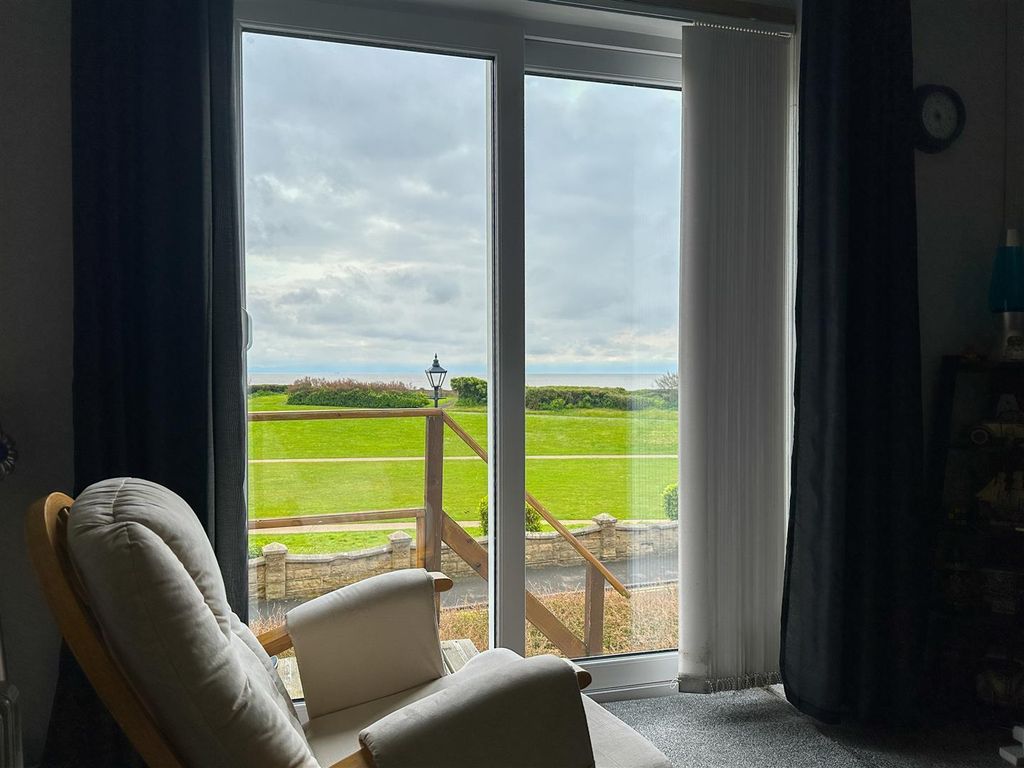 Property photo 3 of 14 Living Room