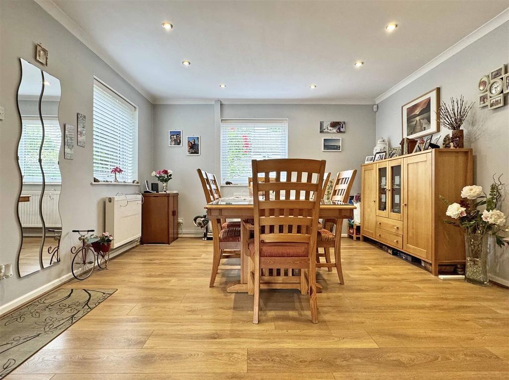 Property photo 3 of 27 Dining Room B.Jpg
