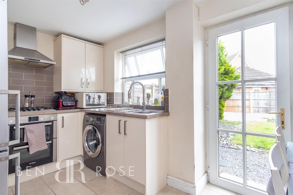 Property photo 3 of 15 Kitchen/Diner