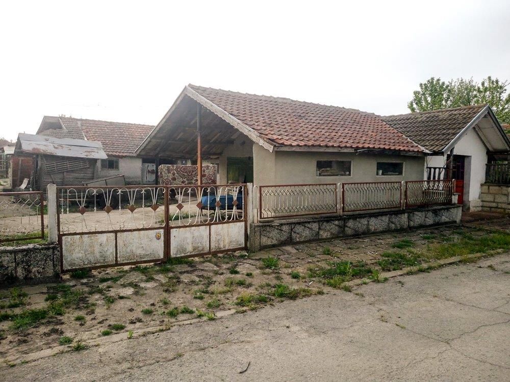 Property photo 1 of 16