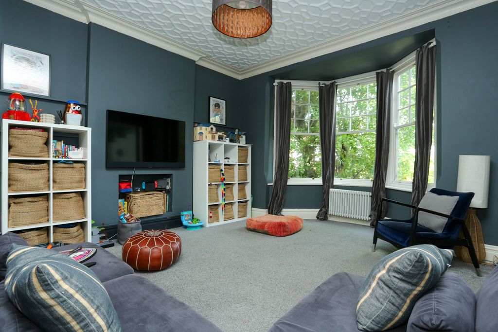 Property photo 3 of 21