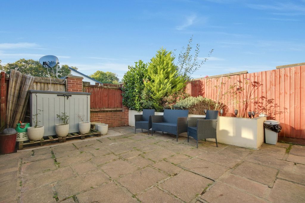 Additional image 10 of 2 bed flat for saleAspen Grove, Fremington, Barnstaple, Devon EX31