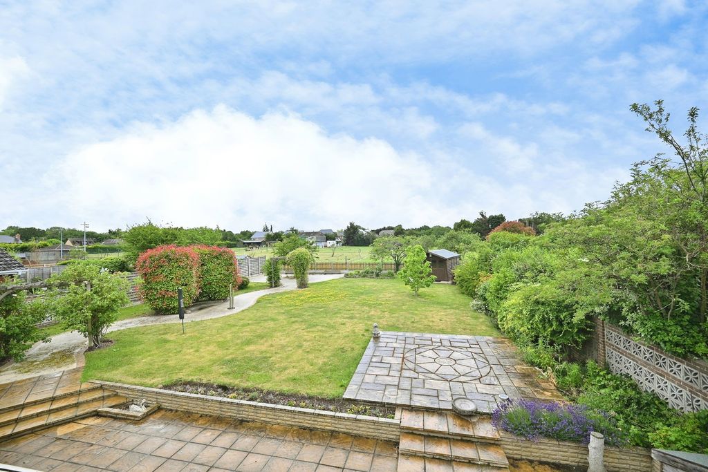 Property photo 2 of 37
