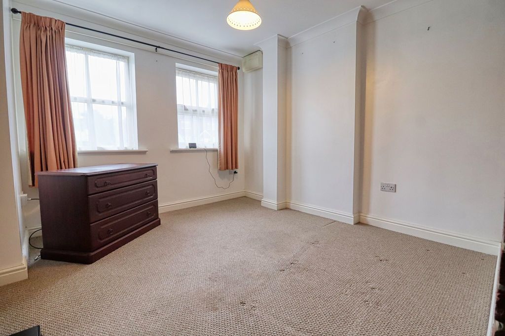 Property photo 2 of 7 Photo 9