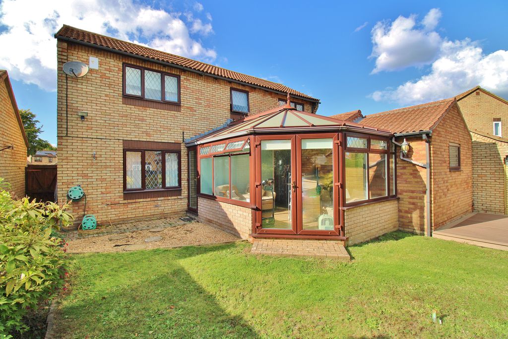 Property photo 3 of 32