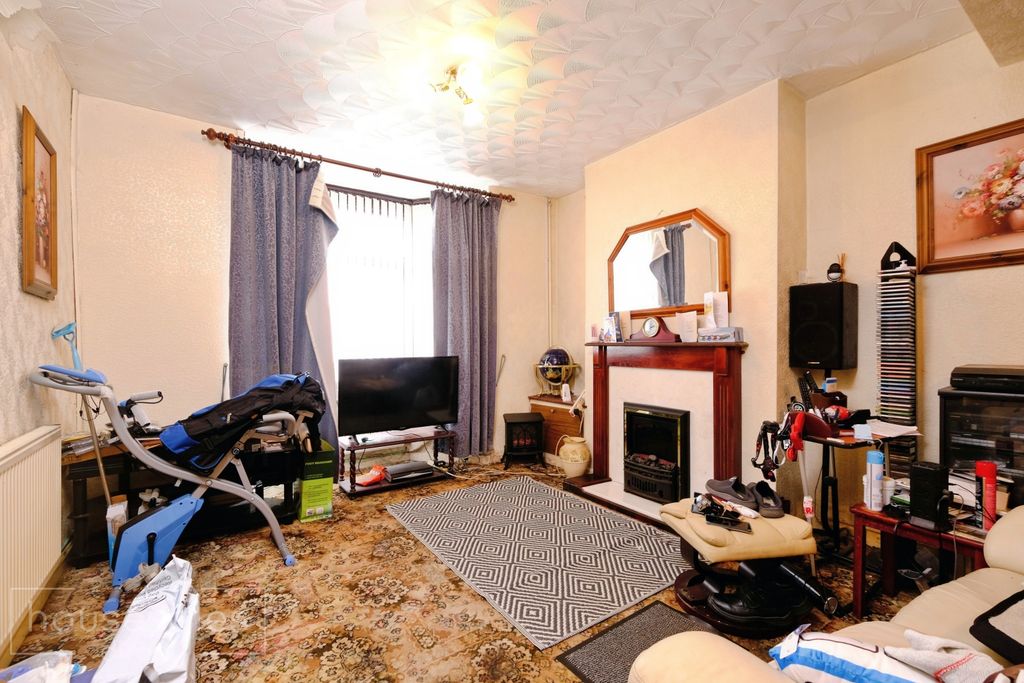 Property photo 3 of 13