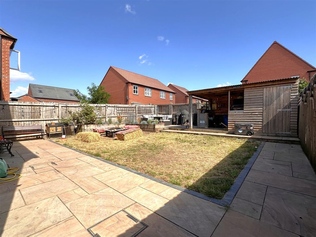 Property photo 3 of 23 Rear Garden 890