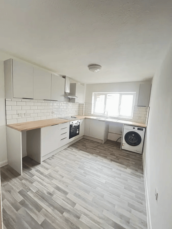 Property photo 2 of 6 Gallery