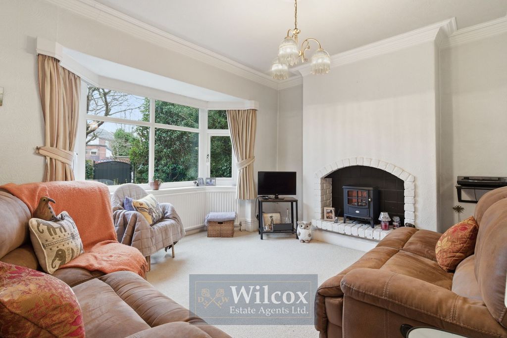 Property photo 2 of 28