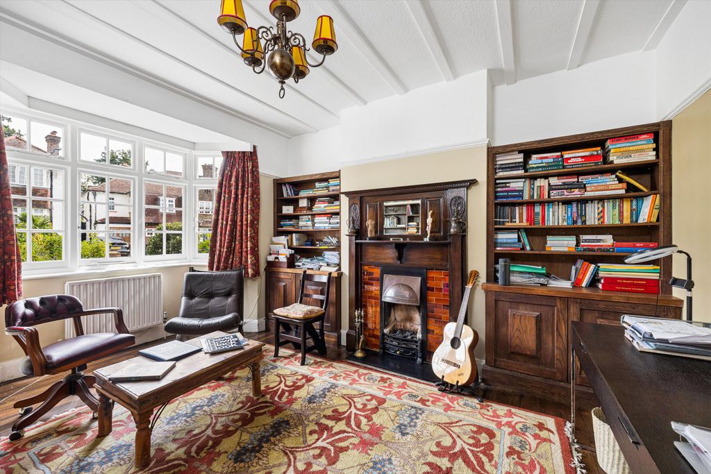 Property photo 2 of 18 Image