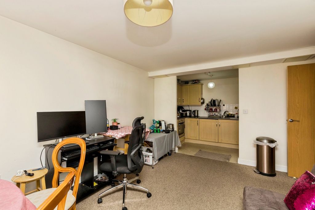 Property photo 3 of 15 Pbox-Img.Jpg