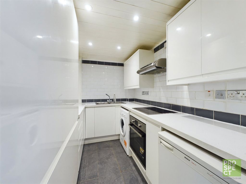 Property photo 2 of 9 Picture No. 20