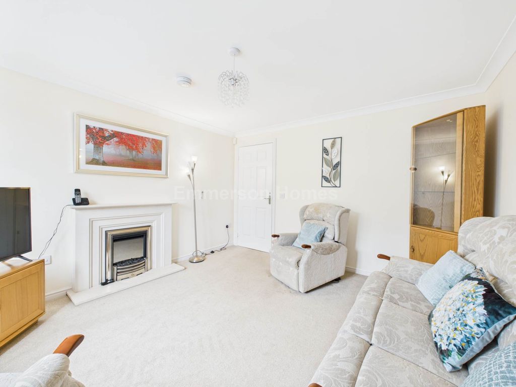 Property photo 3 of 12