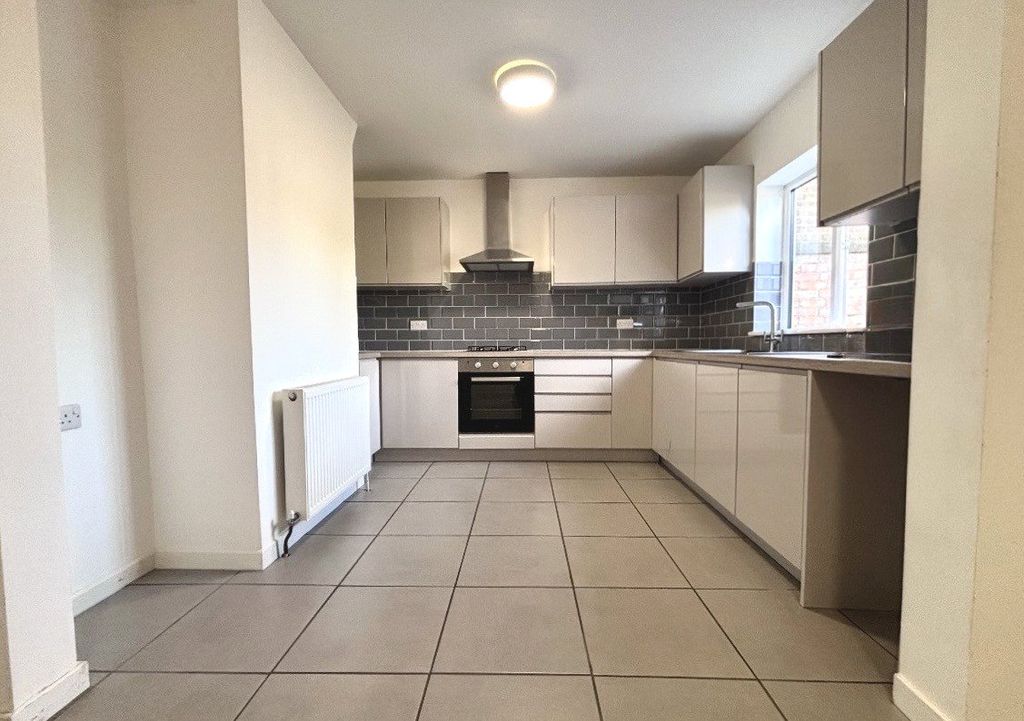 Property photo 2 of 17 Picture No. 19