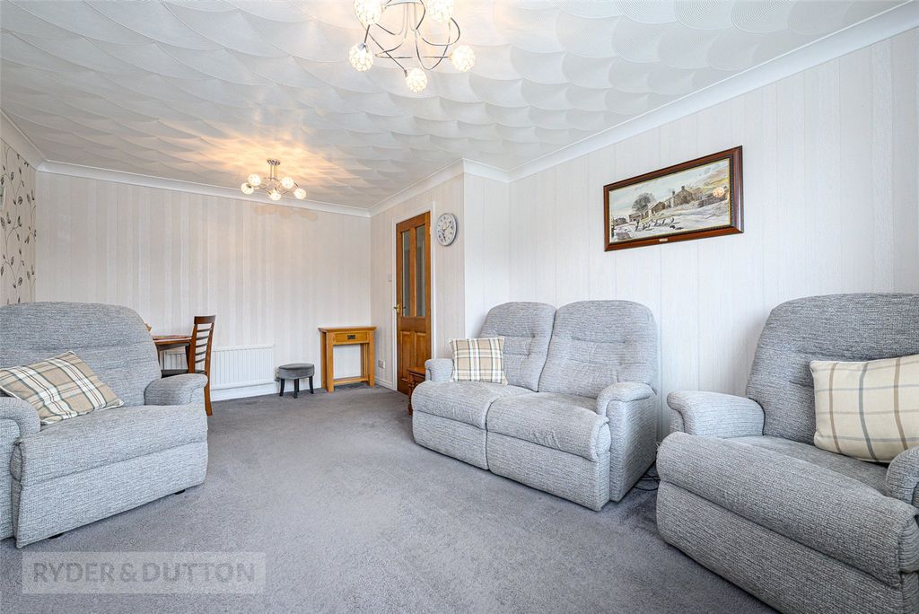 Property photo 3 of 18 Living Room