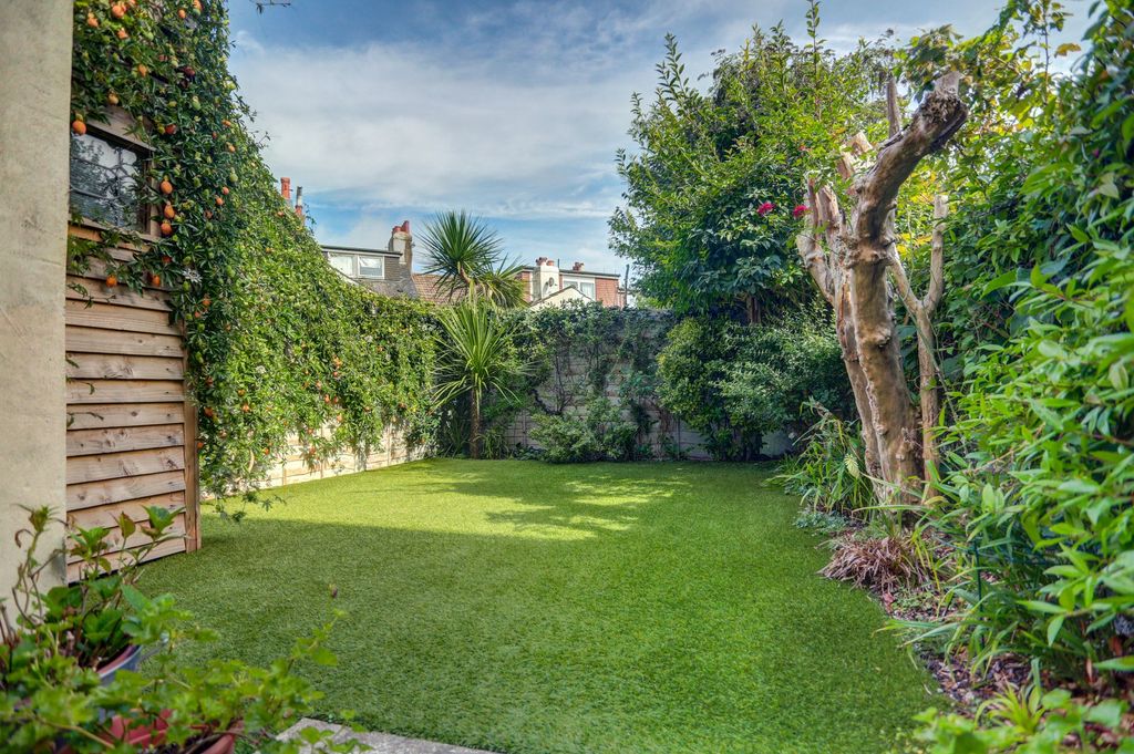 Property photo 1 of 22