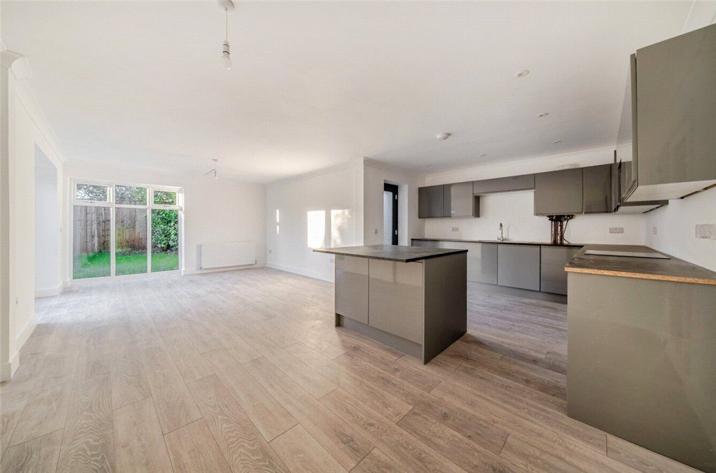 Property photo 2 of 17 Picture No. 16