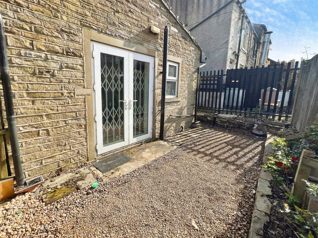Property photo 1 of 14 External