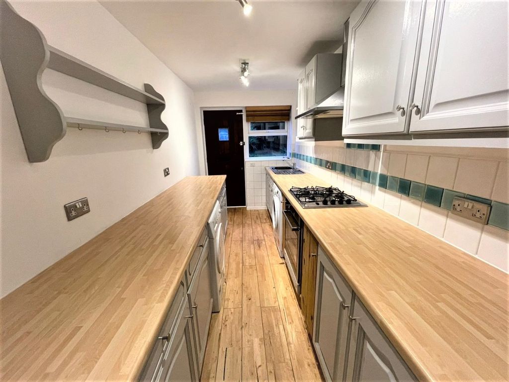 Property photo 2 of 7 692771
