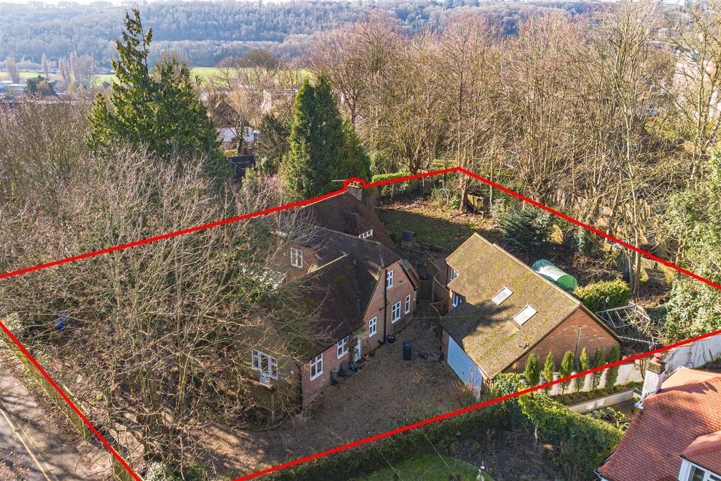Additional image 11 of 7 bed detached house for saleLucas Road, High Wycombe HP13