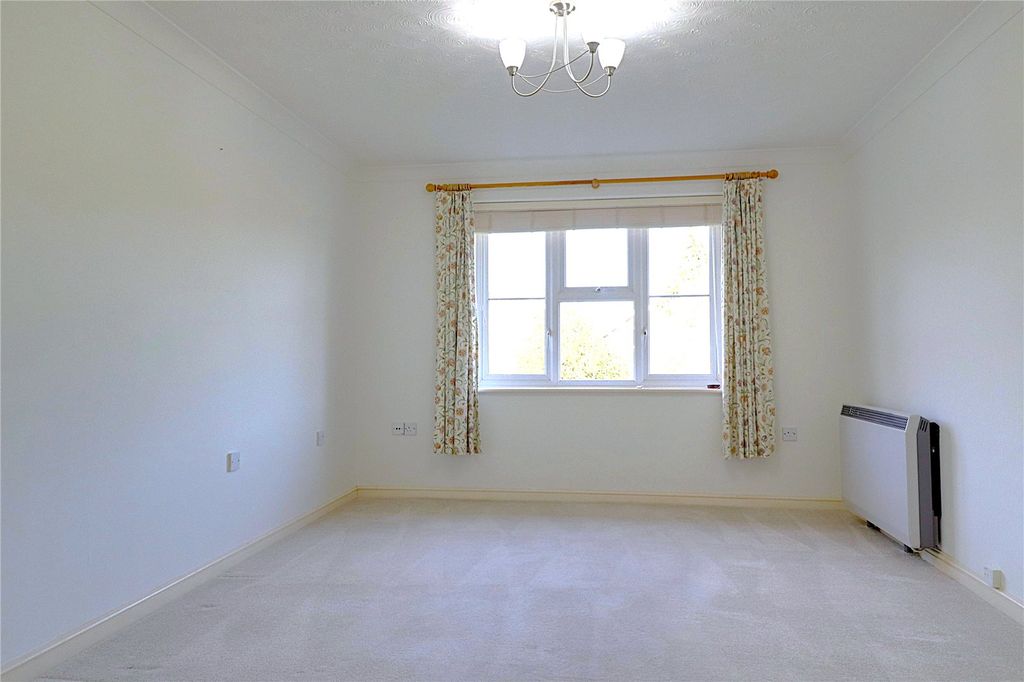 Property photo 3 of 13 Internal