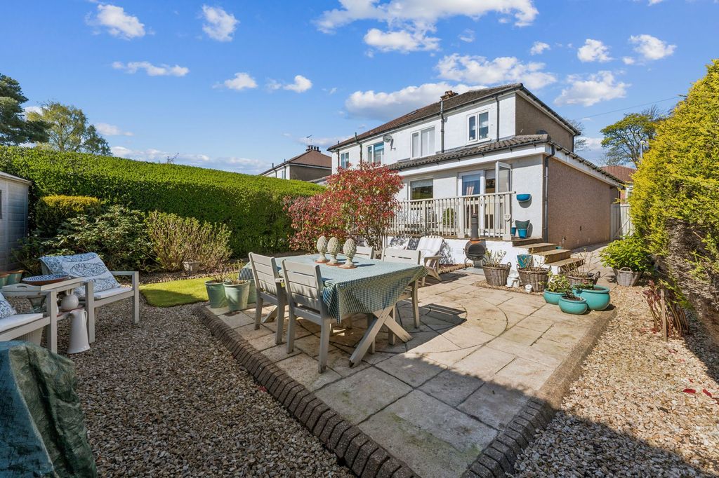 Property photo 2 of 32