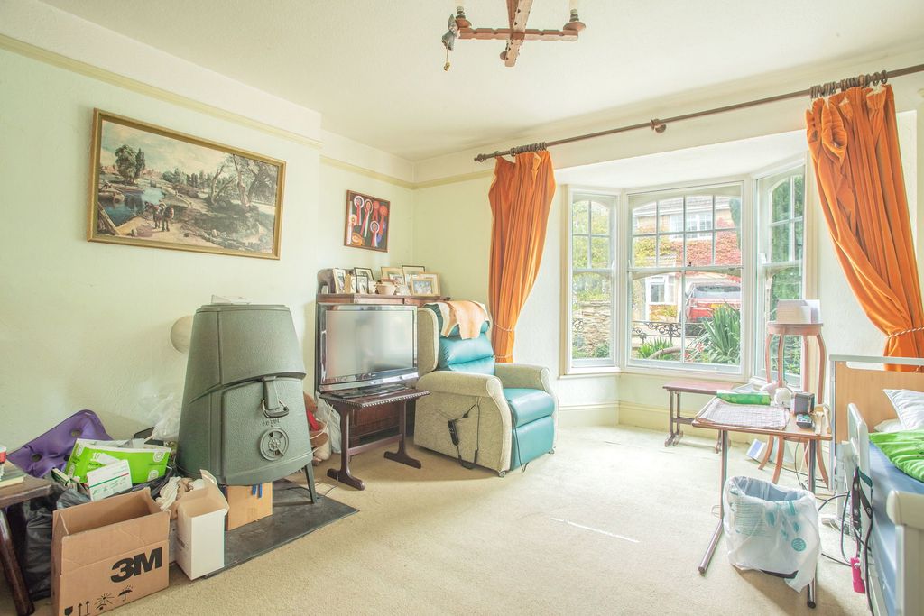 Property photo 3 of 14