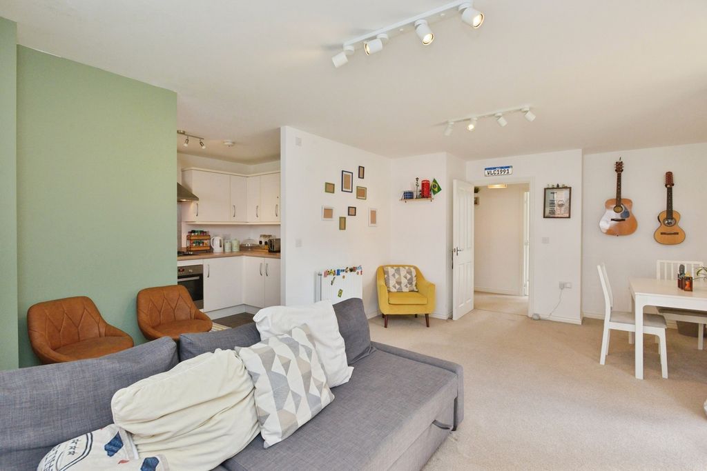 Property photo 2 of 20 Pbox-Img.Jpg