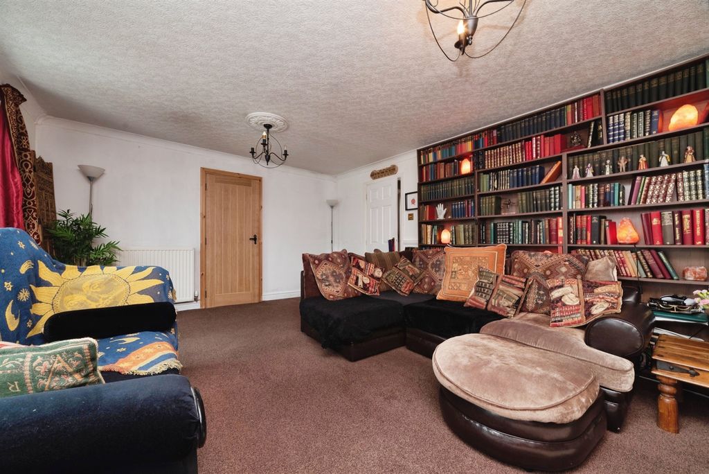 Property photo 3 of 22