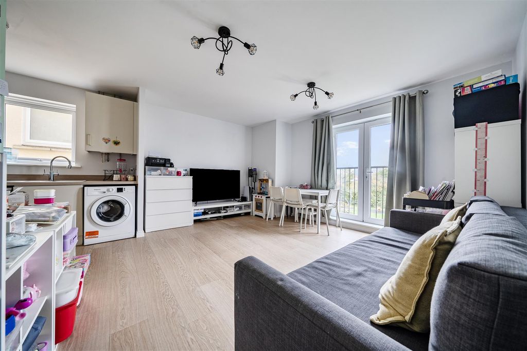 Property photo 2 of 9 1365764-6-68F24968A21Af.Jpg