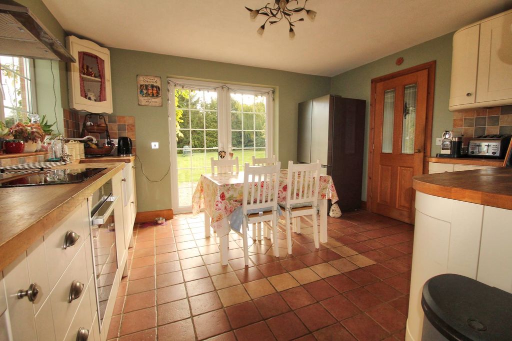 Property photo 2 of 32 Kitchen 2
